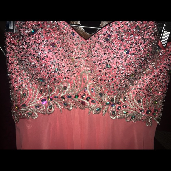 Cute long special occasion dress - Picture 2 of 3